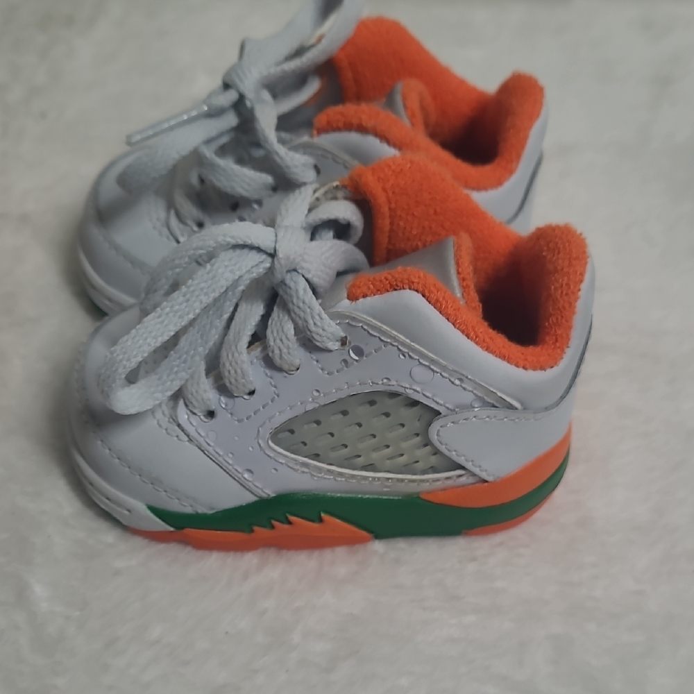 Jordan White and Orange Low-Top Sneakers - Picture 3 of 7